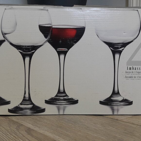 NEW - set of 4 red wine glasses by Ambassador - Picture 1 of 3